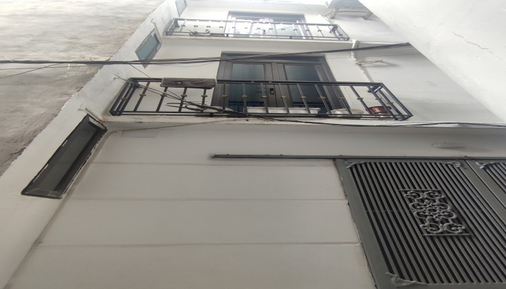 Bán nhà riêng Phố Minh Khai 4 tầng, 20m2, 2.7 tỷ, vài bước ra ô tô